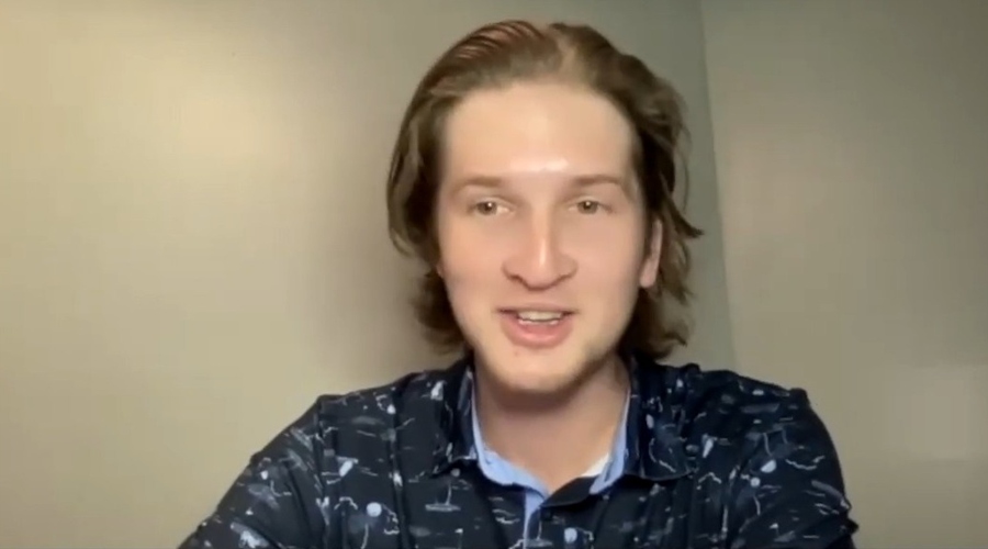 一客车利用粤澳两地牌藏匿走私燕窝被拱北海关查获